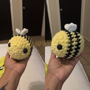 Crochet glitter bumblebee